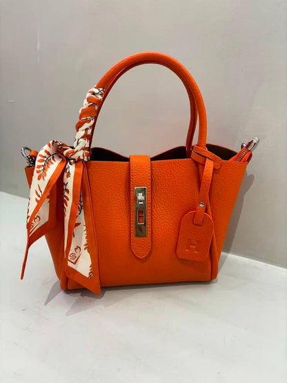 Hermes 
120 dhs✅
Size 25cm 

Zain1611
♥️♥️♥️