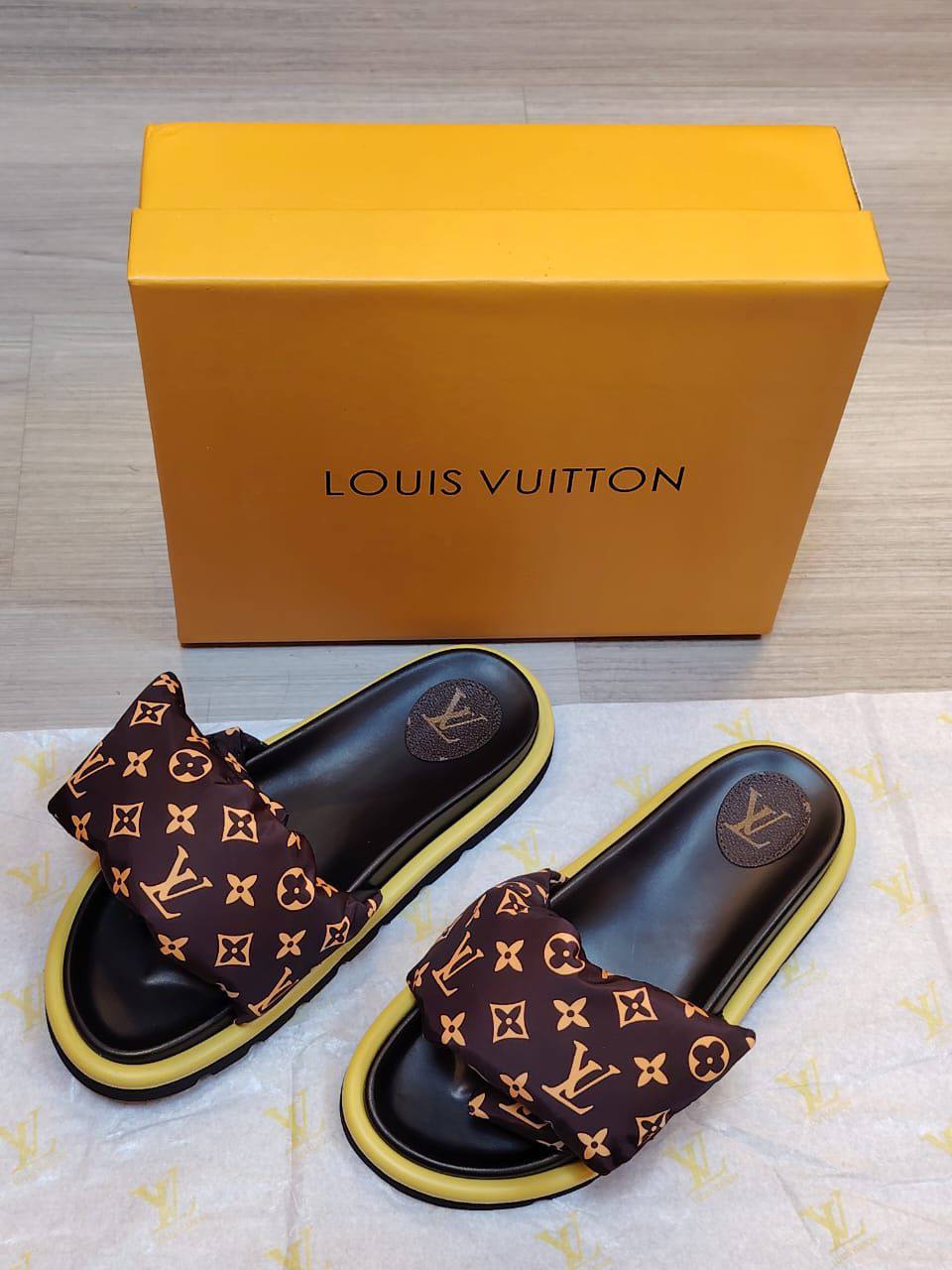 LV
Today New Arrived 
Size 36 to 41
With box
🎁🎁🎁

105 dhs🪙🌨️

Zain120
♥️♥️♥️