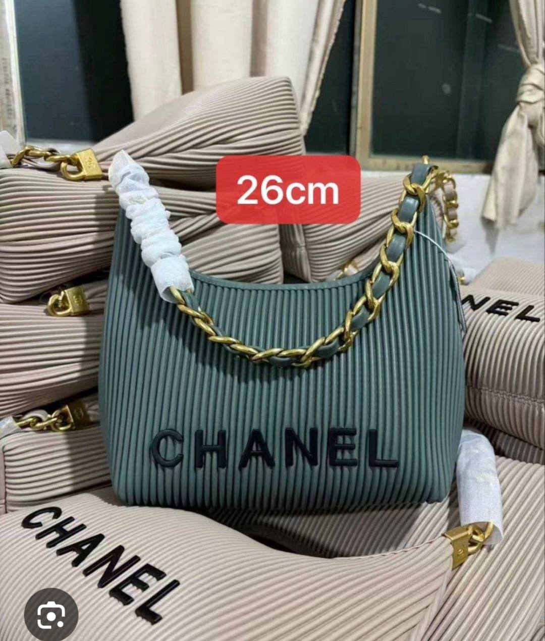 Chanel 
100 dhs✅

Zain143
♥️♥️♥️