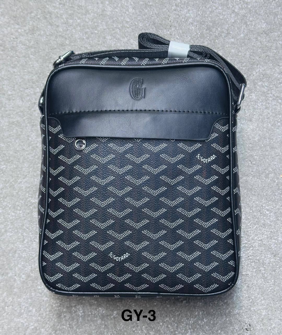 Bags
80 dhs✅

Zain182
♥️♥️♥️