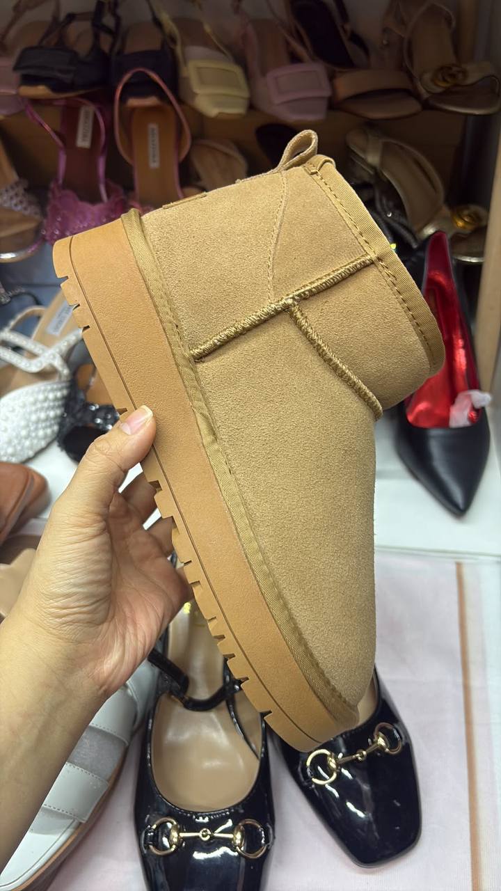 Uggs

36-41，
110 dhs🇦🇪🇦🇪

Zain145
♥️♥️♥️