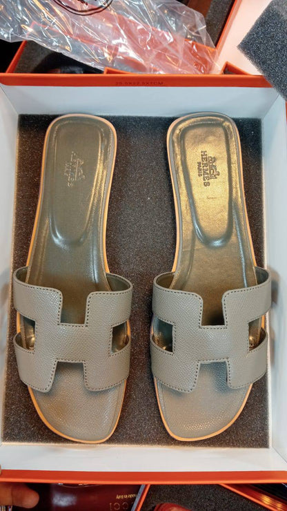 Hermes 
75 dhs🌺
good quality 
size 36 to 42 

Zain278
♥️♥️♥️