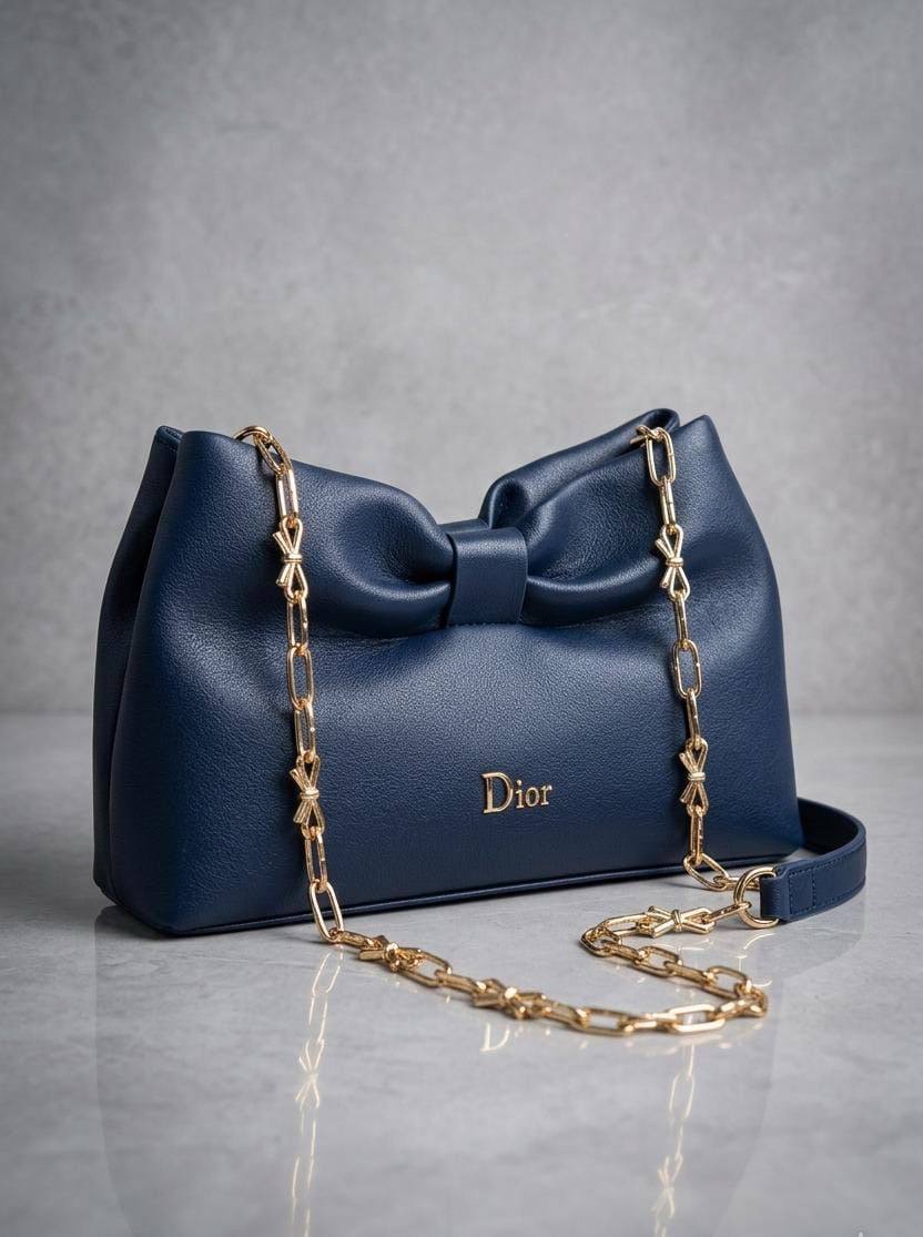 DIOR 🆕💫

GOOD QUALITY 💯

90 dhs✅

WITH BOX 🎁🎁🎁

Zain28
♥️♥️♥️