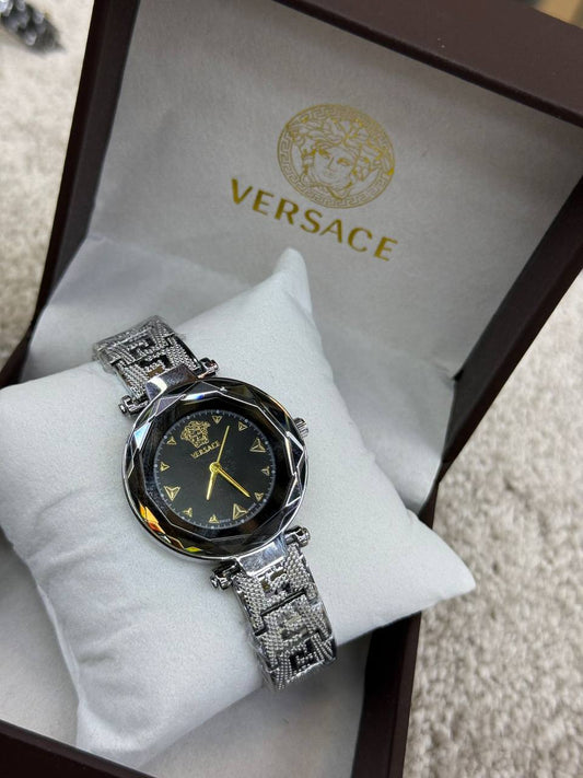 VERSACE🆕 LADIES 
GOOD QUALITY 💯
75 dhs🪙💕

Zain133
♥️♥️♥️