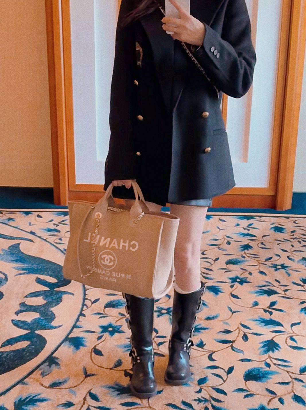 CHANEL 

NEW CAME 

GOOD QUALITY 

95 dhs🪙🪙

Zain39
♥️♥️♥️