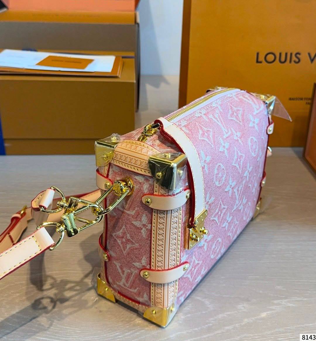 LOUIS VUITTON 
Lv

MASTER QUALITY 
280 dhs

Zain39
♥️♥️♥️