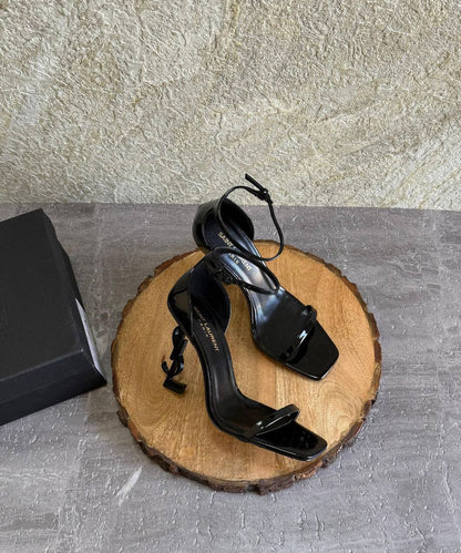 YSL
SuperMaster Quality 💯
450 dhs✅
Size: 36-41💥

Zain171
♥️♥️♥️