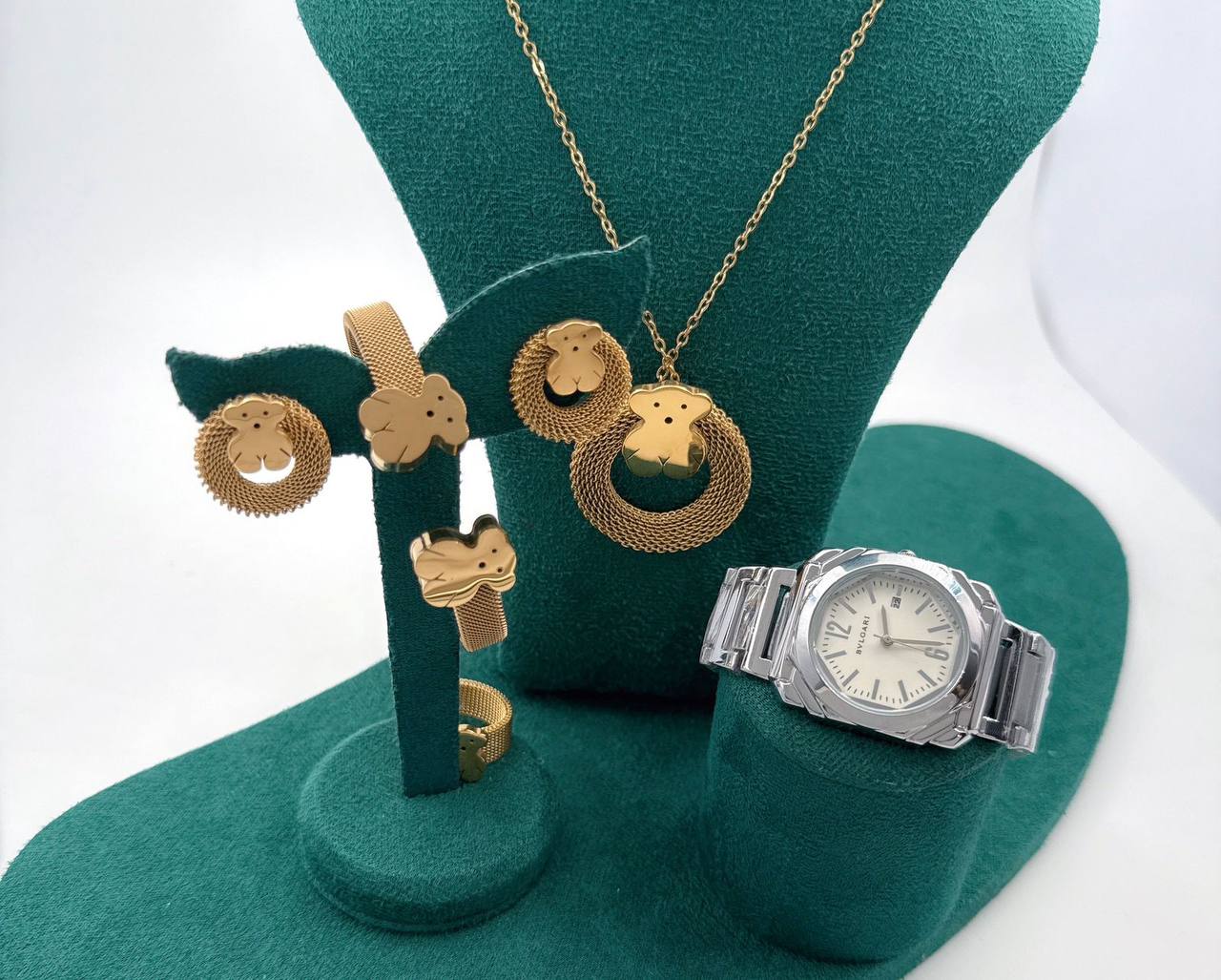 Accessories Set

With box 
🎁🎁🎁

90 dhs🪙💚

Zain45
♥️♥️♥️