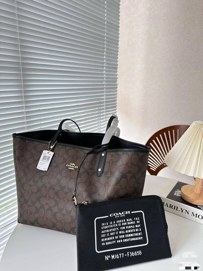 💞 Coach 2 in 1  2️⃣-sided
1️⃣ First quality＋🎁
Big Size : 45 * 30 cm
95 dhs✅
with box 🎁

Zain115
♥️♥️♥️