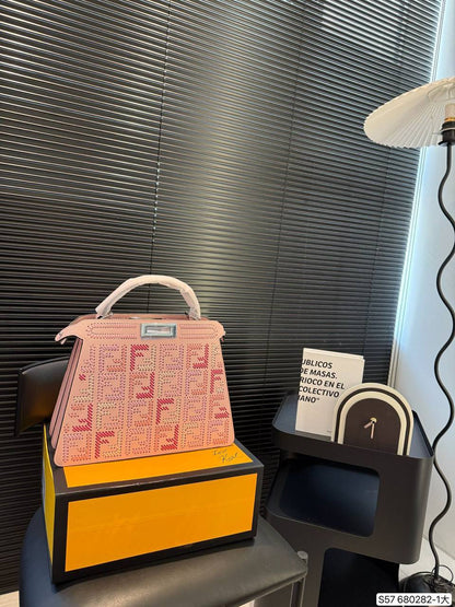 Fendi Master
420 dhs🪙💚

Zain131
♥️♥️♥️