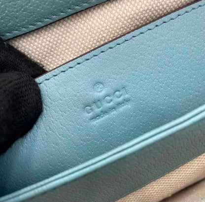 GUCCI 
COPY ONE 
 WITH BOX 
160 dhs💛

Zain295
♥️♥️♥️