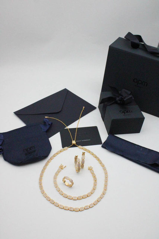 APM
350 dhs🪙💕 set 

Zain122
♥️♥️♥️
