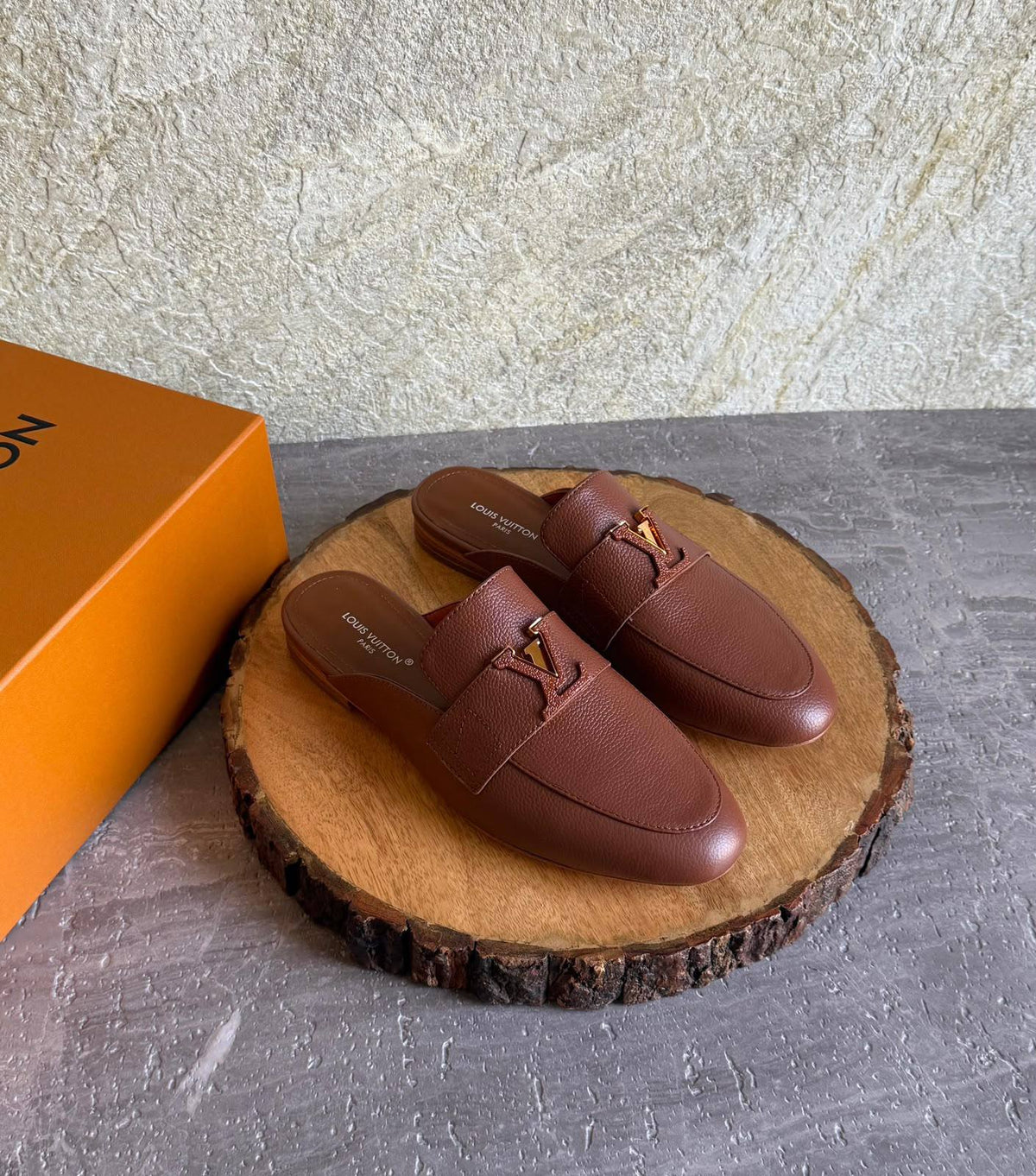 LOUIS VIITTON💫

SuperMaster Quality 💯
480 dhs🇦🇪🇦🇪

Size: 36-41💥

Zain171
♥️♥️♥️
