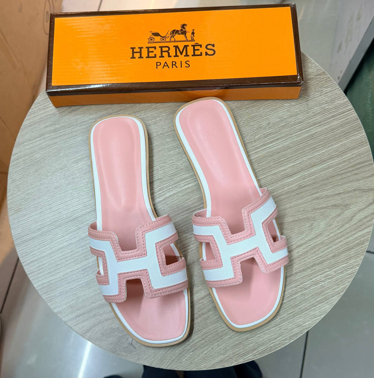 Hermes

36 to 41

75 dhs🇦🇪🇦🇪

Zain236
♥️♥️♥️