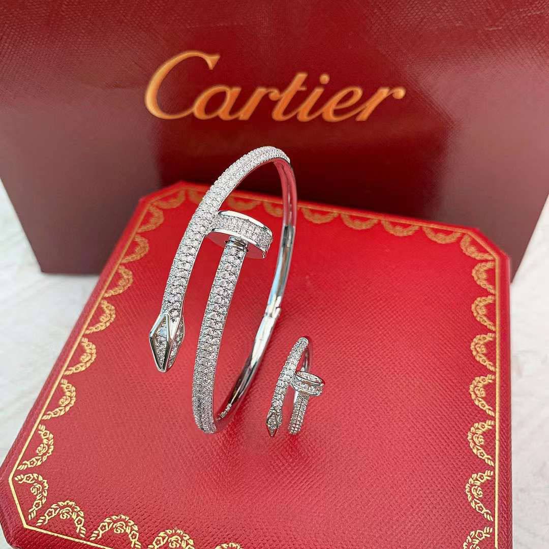 Cartier Set
140 dhs🪙💕 
Bangle
105 dhs🪙💕
 Ring 
60 dhs🪙💕

Zain89
♥️♥️♥️