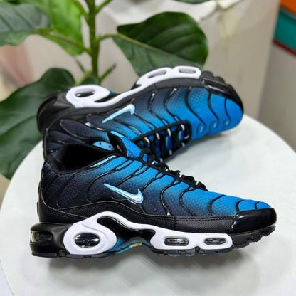 Airmax TN 

105 dhs🇦🇪🇦🇪

40 to 46 

Zain27
♥️♥️♥️