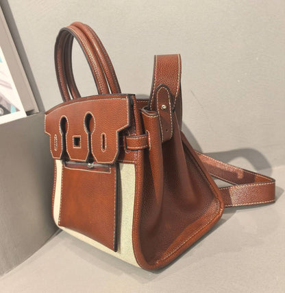 Hermes
HIGH QUALITY 
BIG SIZE 120 DHS💛
SMALL SIZE 120 DHS💛

Zain39
♥️♥️