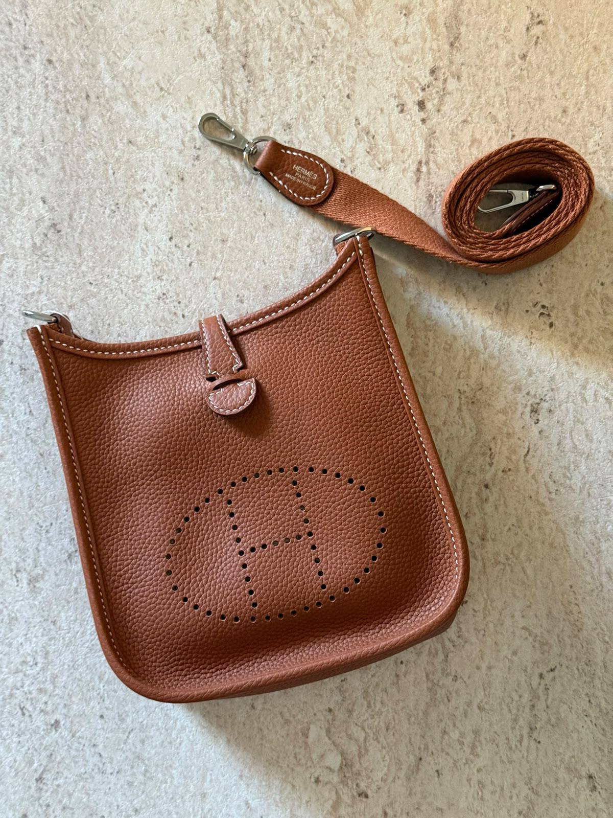 HERMES 💫

Super Master Quality ⚡️

Original Packing 🎁

Size 16CM📏

For Price 👇 WhatsApp✅
0568585901 
0507557372
0552275751 Owner Zain 👌

Zain321
♥️♥️♥️
