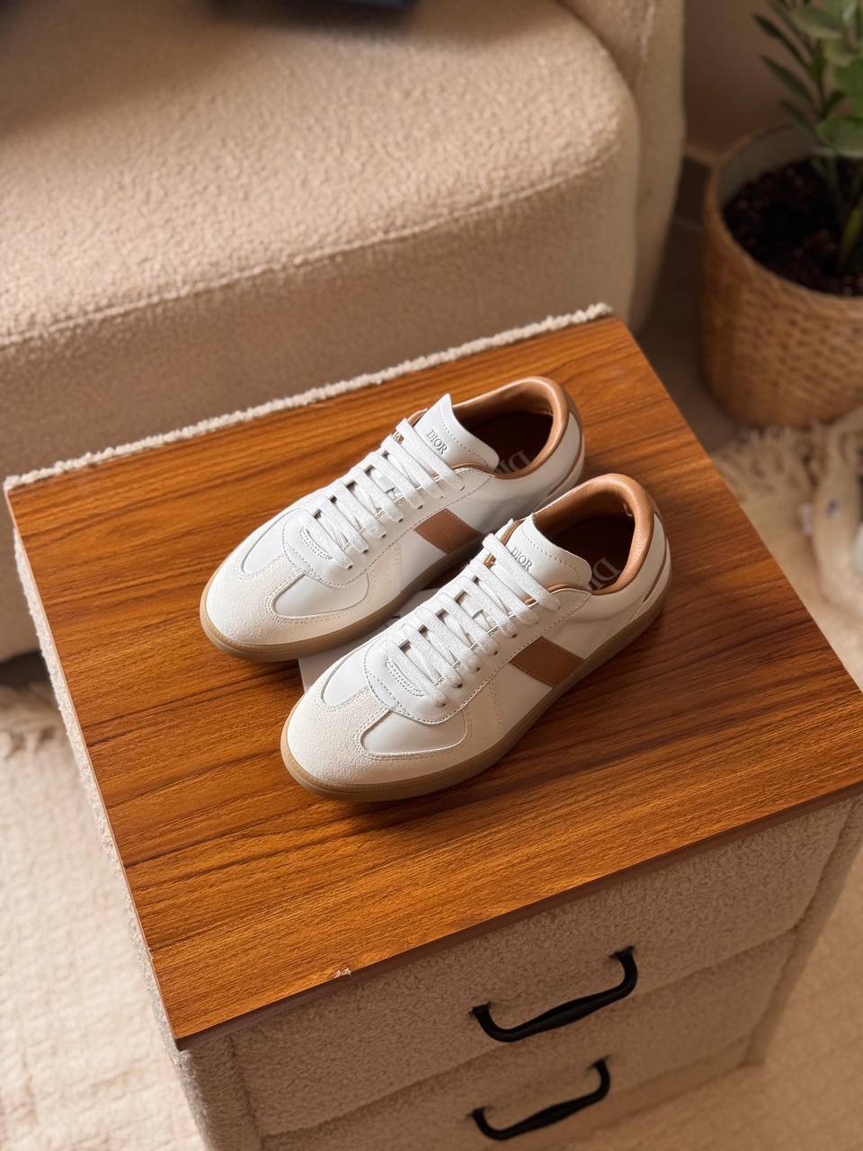 Christian Dior B01
*AAA quality*
*size:40 to 46* 
470 dhs🪙🌨️

Zain185
♥️♥️♥️