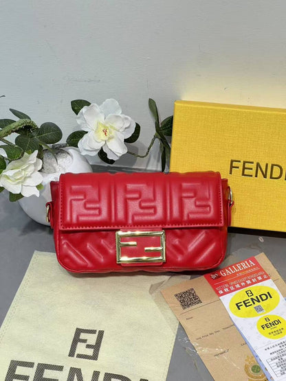 Fendi
with box
🎁🎁🎁

65 dhs✅

Zain232
♥️♥️♥️