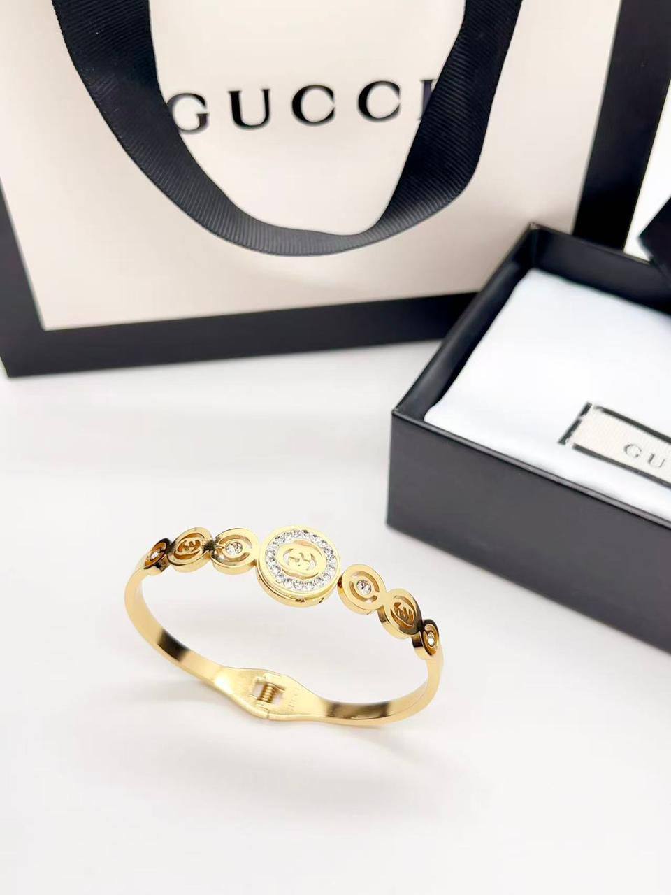 Bangles

20 dhs💚

normal box🎁

Zain216
♥️♥️♥️