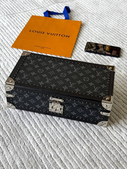 *BRAND- LOUIS VUITTON ❗*
*SUPER MASTER QUALITY ❗*WATCH BOX 
*WITH BOX & PAPERBAG❗*
For Price 👇 WTSP Text Zain 0568585901

Zain267
♥️♥️♥️