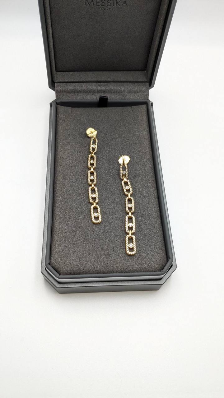 APM 
*Master Quality* 
*Earrings*
80 dhs❤️ with Normal Box 🎁 
90 dhs❤️with Master Box 🎁

Zain210
♥️♥️♥️