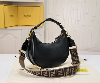 Fendi

For Price 👇 WhatsApp✅
0568585901 
0507557372
0552275751 Owner Zain 👌

Zain192
♥️♥️♥️