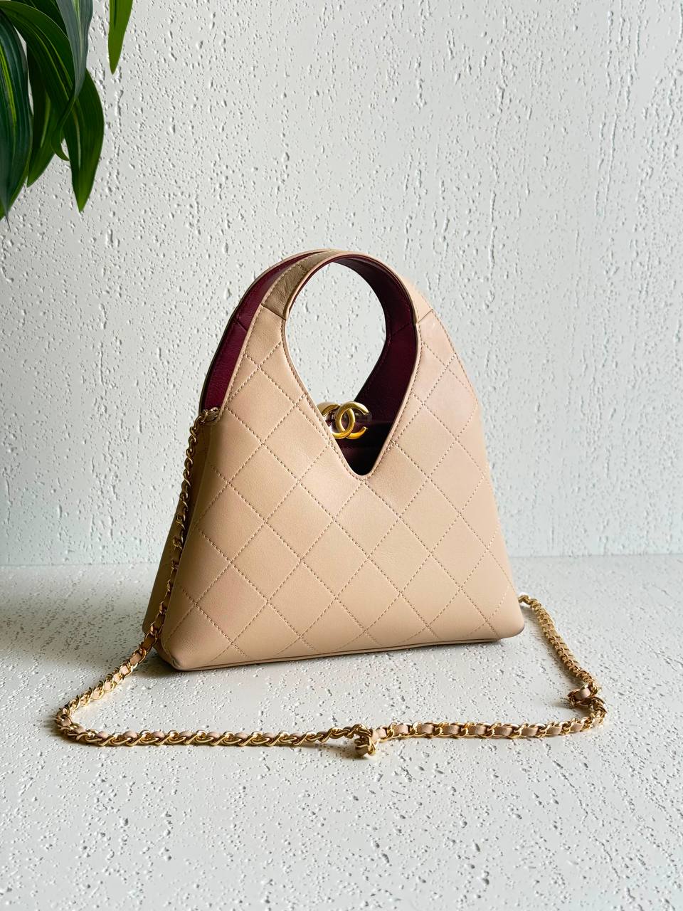 Chanel calfskin bag

*Size: small 15cm*

*Super high quality*🪐✨✔️
For Price 👇 WhatsApp✅
0568585901 
0507557372
0552275751 Owner Zain 👌

Zain235
♥️♥️♥️