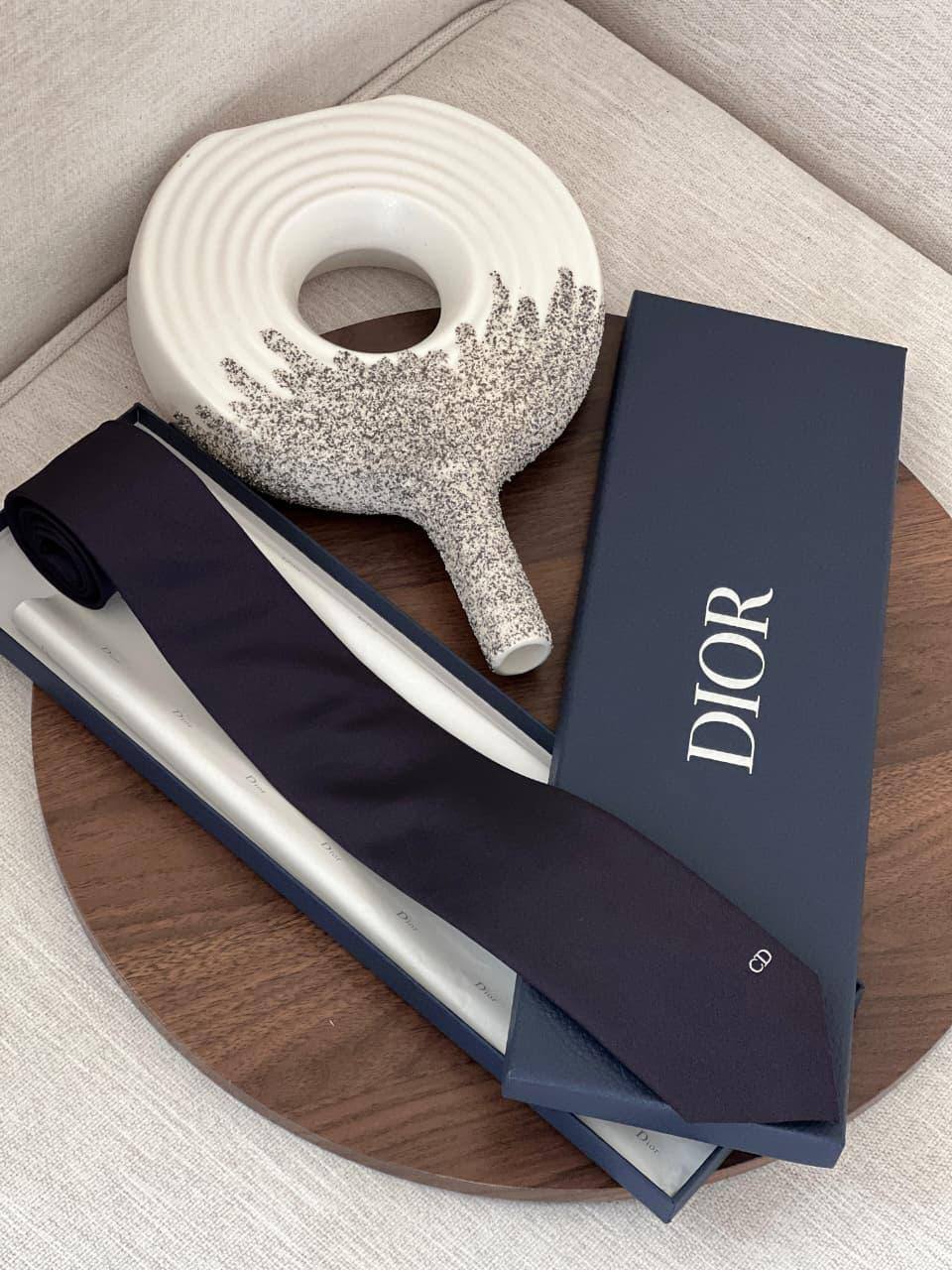 TIE
Super Master Quality
250 dhs💓

Zain267
♥️♥️♥️