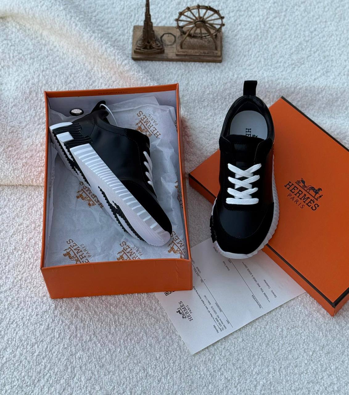 Gina 
120 dhs🪙🌨️
Size 36-42

Zain54
♥️♥️♥️