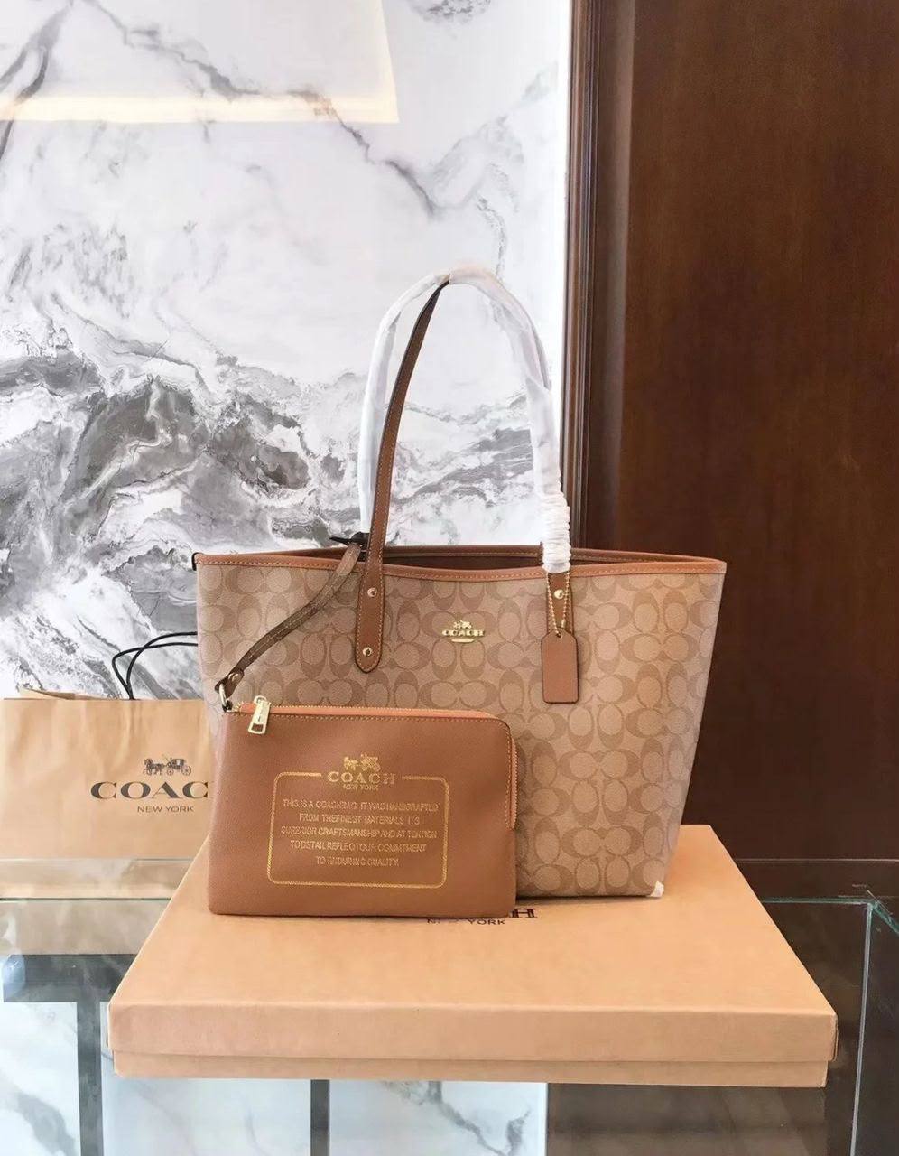 Coach
100 dhs✅
Size：43cm
High-quality with box

Zain35
♥️♥️♥️
