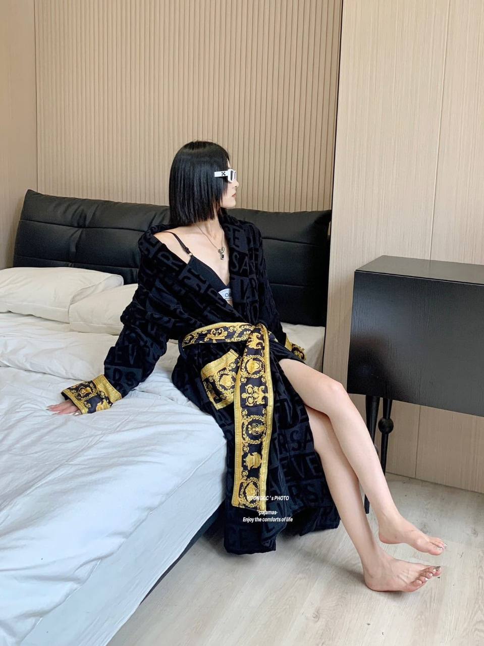 *New collections*                                                
VERSACE BATHROBE
*Super Master quality*
*Sizes:FREE SIZE*

750 dhs🇦🇪🇦🇪

Zain308
♥️♥️♥️