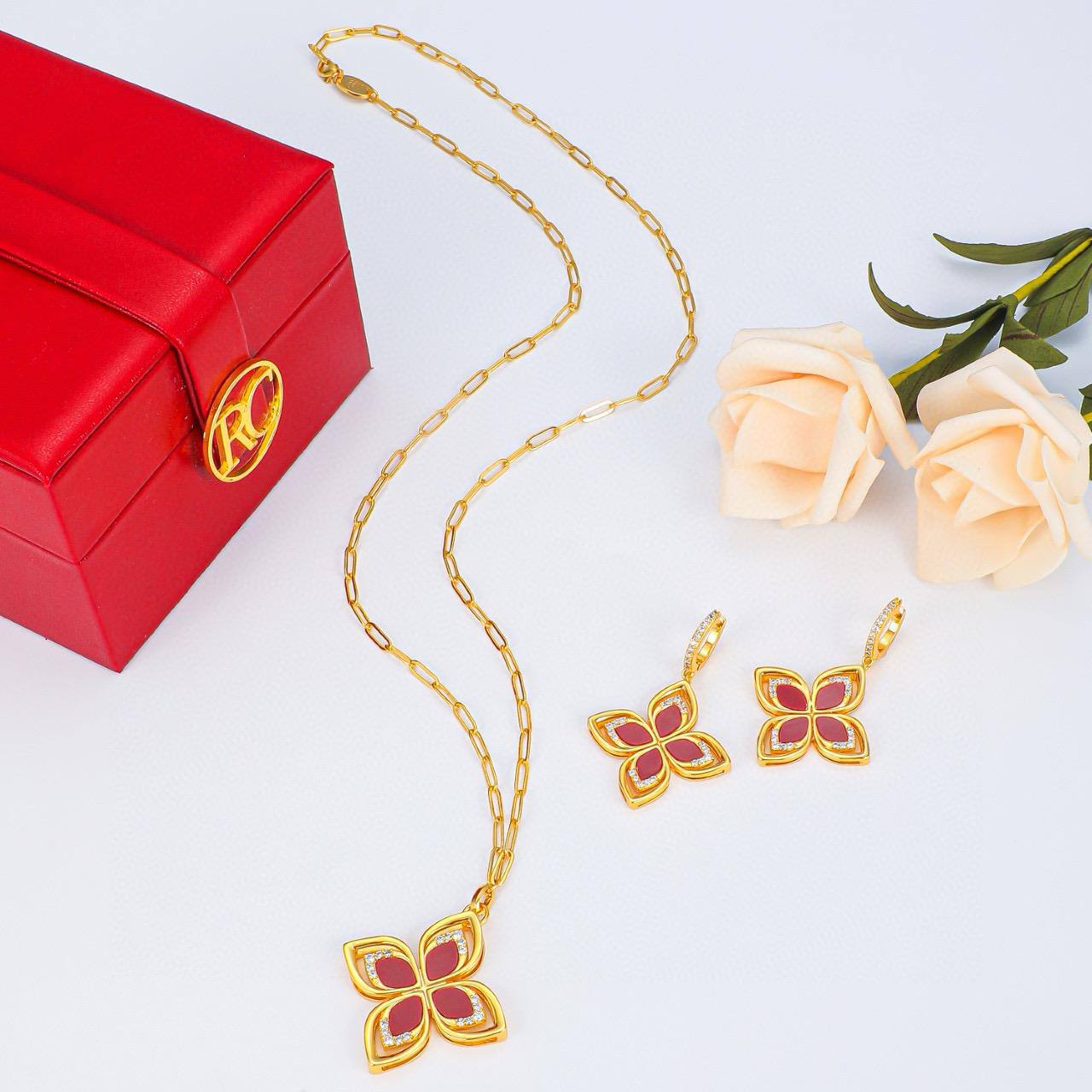 130 dhs🪙💕 SET
Necklace Earrings

Zain89
♥️♥️♥️