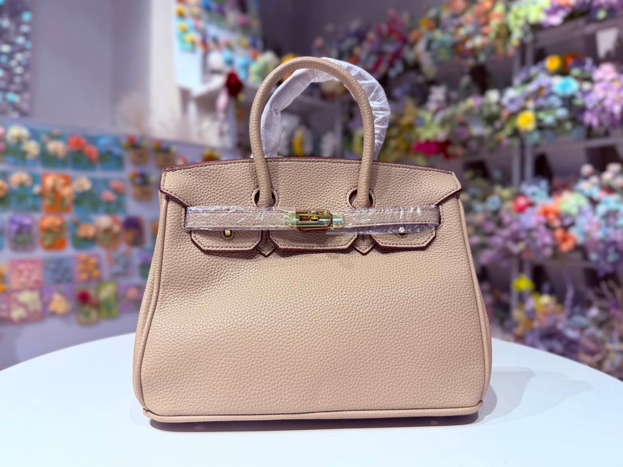 Hermes 
25cm  Golden
110 dhs💛

Zain44
♥️♥️♥️