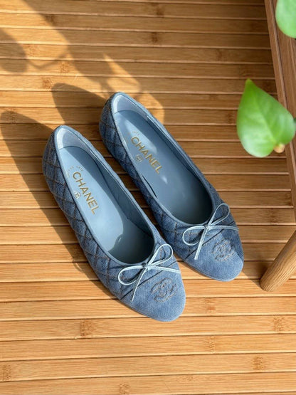 𝐂𝐇𝐀𝐍𝐄𝐋 

𝐁𝐀𝐋𝐋𝐄𝐑𝐈𝐍𝐀

𝐒𝐈𝐙𝐄 𝟑𝟓 𝐭𝐨 𝟒𝟐 
480 dhs🇦🇪🇦🇪

Zain303
♥️♥️♥️