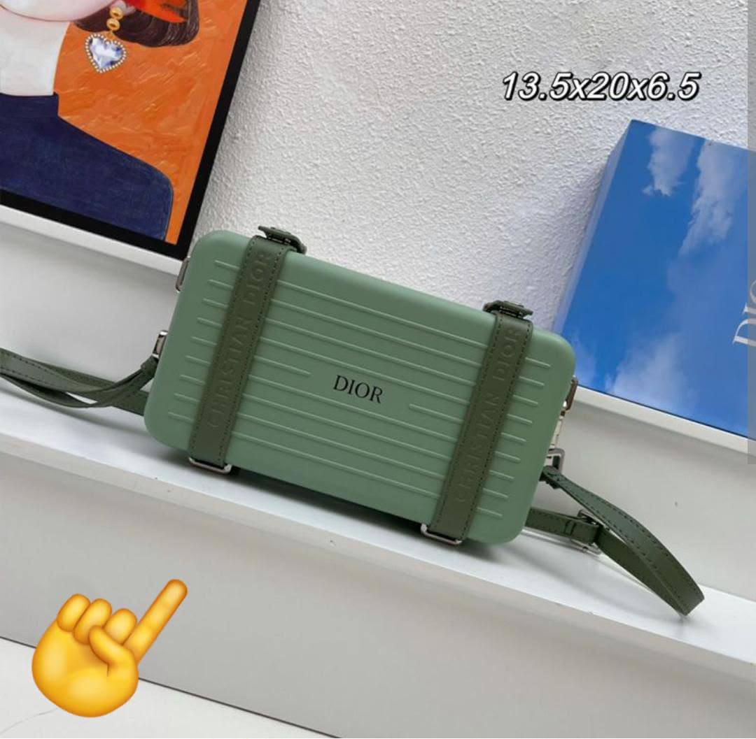 Rimowa
320 dhs🇦🇪🇦🇪

Zain297
♥️♥️♥️