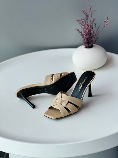 YSL🩵💛
*36-41*
_Super master high quality_🪡
450 dhs✅

Zain176
♥️♥️♥️