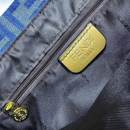 FENDI NEW CAME GOOD QUALITY 
MEDIUM SIZE 
110 dhs🇦🇪🇦🇪

Zain295
♥️♥️♥️