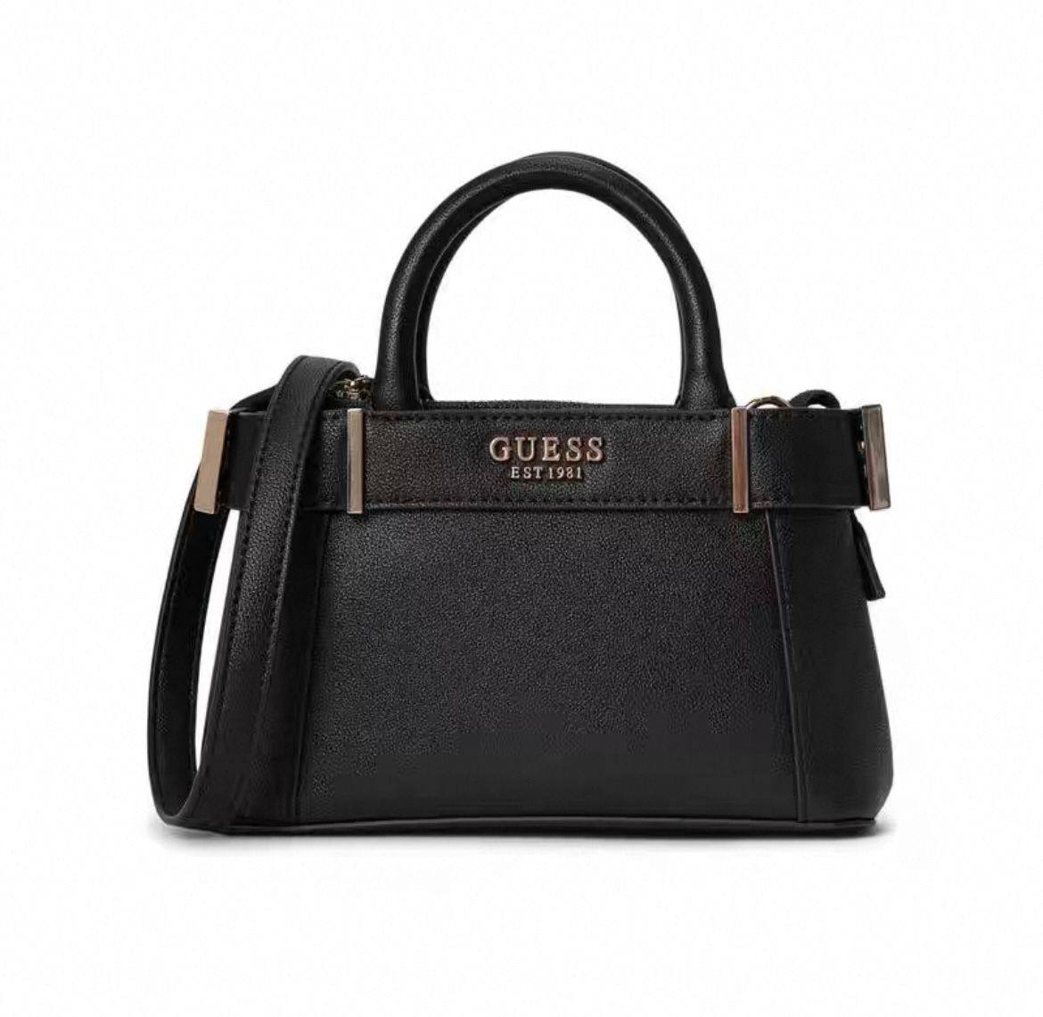 Guess
105 dhs🇦🇪🇦🇪
High-quality with box

Zain35
♥️♥️♥️
