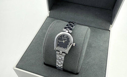 New ladies watch 
55 dhs🪙🌨️

Zain45
♥️♥️♥️