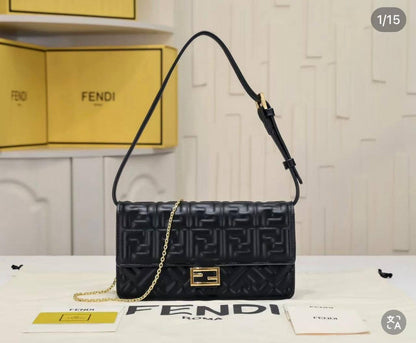 Fendi

85 dhs✅

with box
🎁🎁🎁

Zain38
♥️♥️♥️