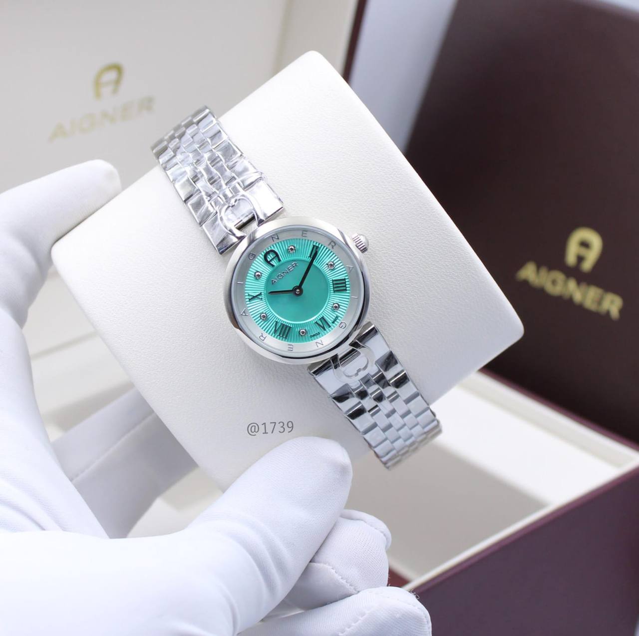 AIGNER LADY
260 dhs🪙🖤

Zain58
♥️♥️♥️