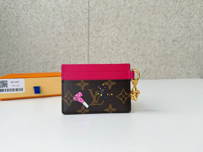 💞  LV 💞
💞*card holder*💞
320 dhs✅

Zain275
♥️♥️♥️
