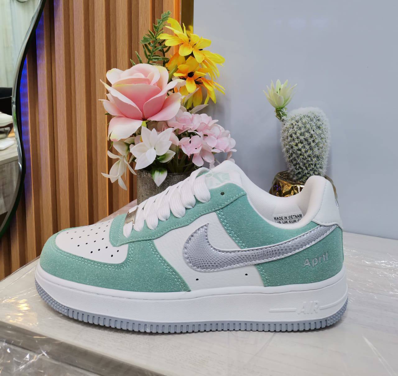 Update Stock
Size 36-45 
Check ur size before
105 dhs💓

Zain27
♥️♥️♥️