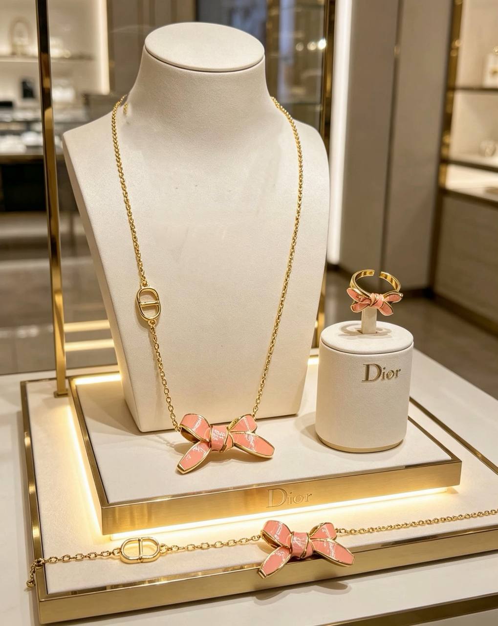 Dior ❤️‍🔥*
Necklace ✨
Ring 💍 free size 
Bracelet 💥
Master quality 💯
With normal boxes 🗃️ 
120 dhs✅
With master box 📦 
130 dhs✅

Zain216
♥️♥️♥️