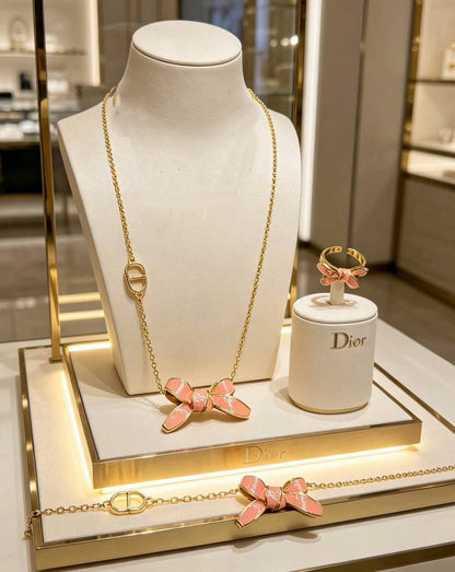 Dior ❤️‍🔥*
Necklace ✨
Ring 💍 free size 
Bracelet 💥
Master quality 💯
With normal boxes 🗃️ 
120 dhs✅
With master box 📦 
130 dhs✅

Zain216
♥️♥️♥️