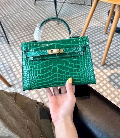Hermes

340 dhs🇦🇪🇦🇪🇦🇪

Zain153
♥️♥️♥️