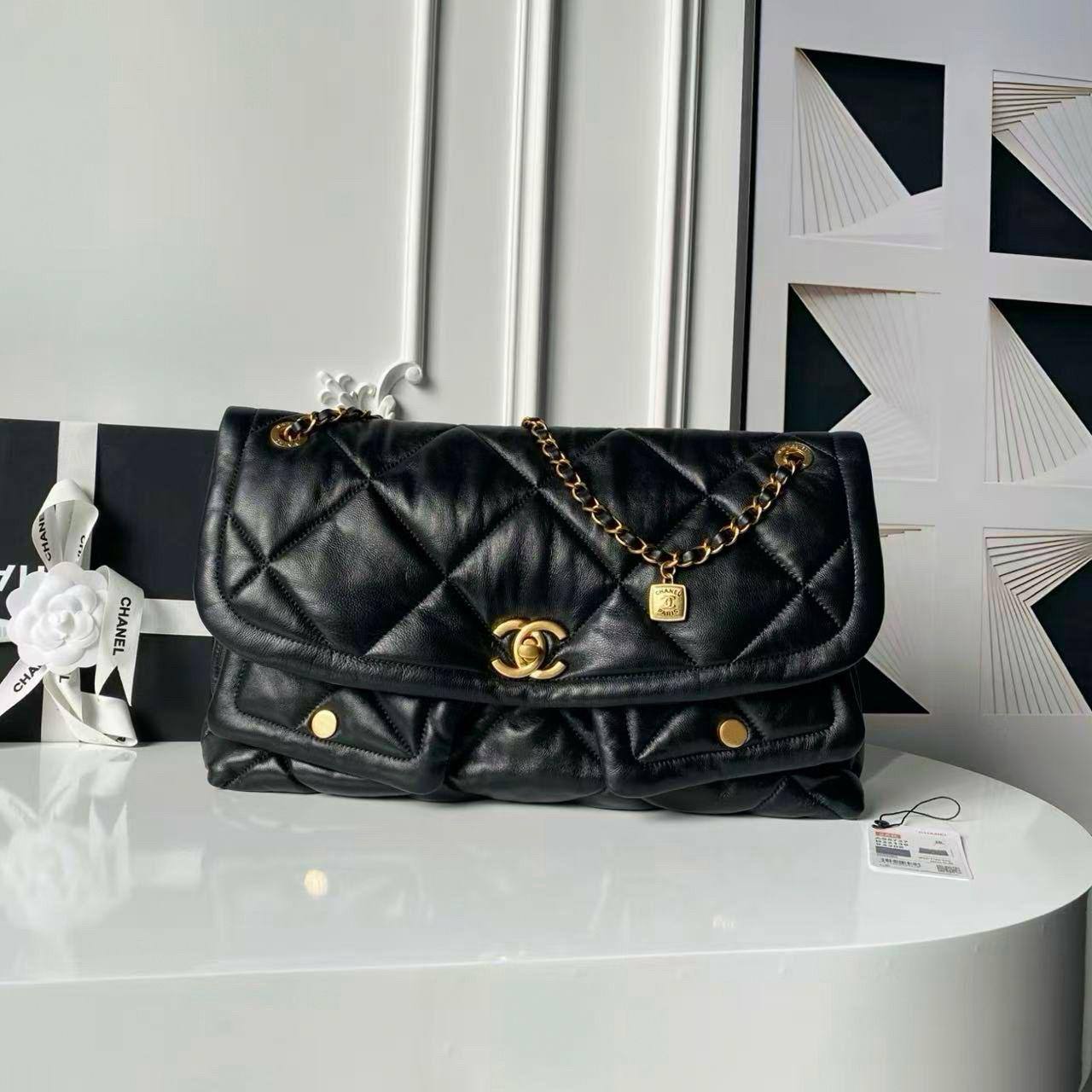 CHANEL 

NEW CAME 

GOOD  QUALITY 

130 DHS🇦🇪🇦🇪

Zain295
♥️♥️♥️