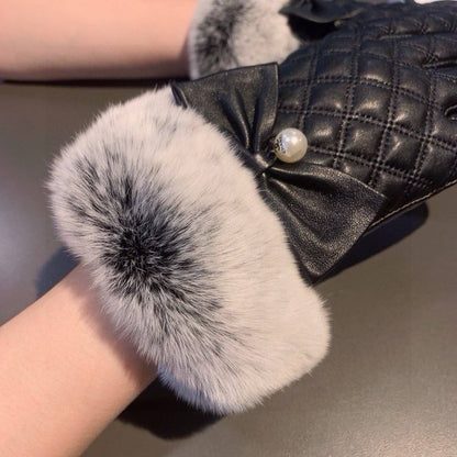 CHANEL GlOVES
VVIP QUALITY
WITH ORRIGINAL BOX
320 dhs🇦🇪🇦🇪

Zain281
♥️♥️♥️